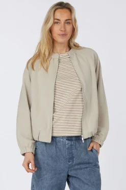 Bomber Hana