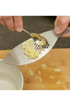Gadget Fish Garlic Press